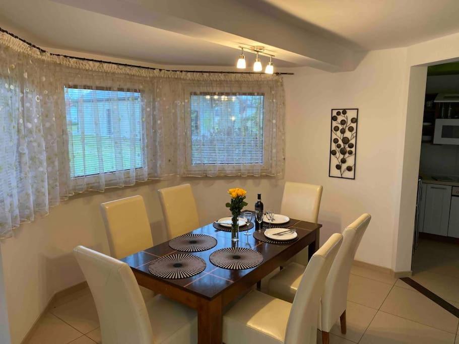 4 Bedroom Family House With Access To A Hot Tub Goczałkowice-Zdrój Εξωτερικό φωτογραφία